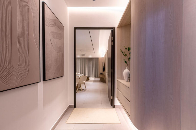 lumina foyer